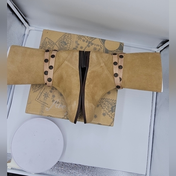 Free People Hayden Suede Pull On Ankle Boots Size 37(6.5-7) - Picture 5 of 10